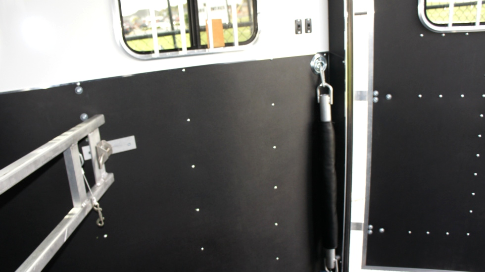 2015 Homesteader  Bumper Pull Horse Trailer hHomesteader Trailers 