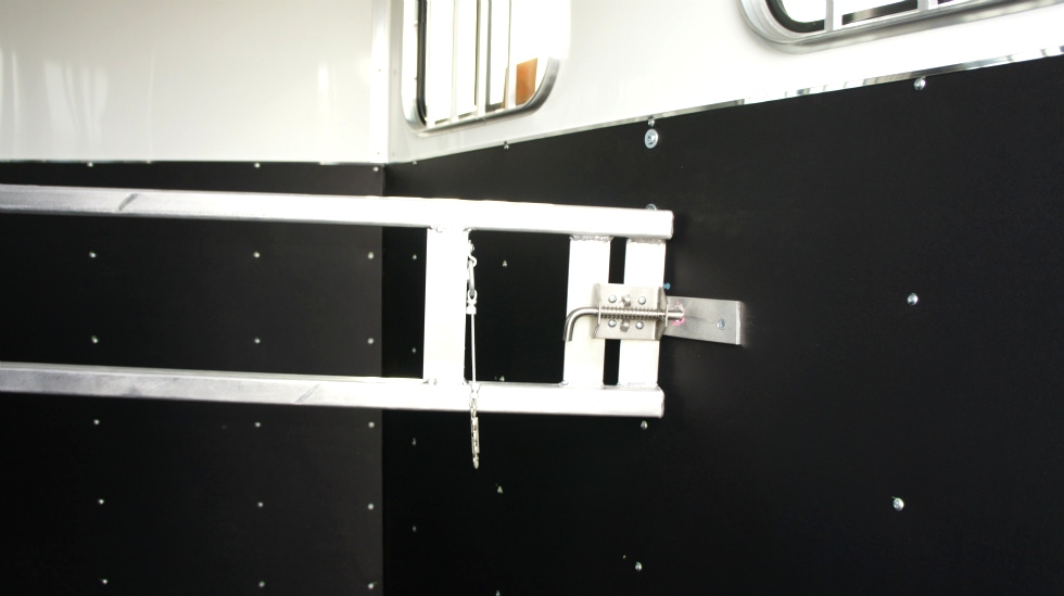 2015 Homesteader  Bumper Pull Horse Trailer hHomesteader Trailers 
