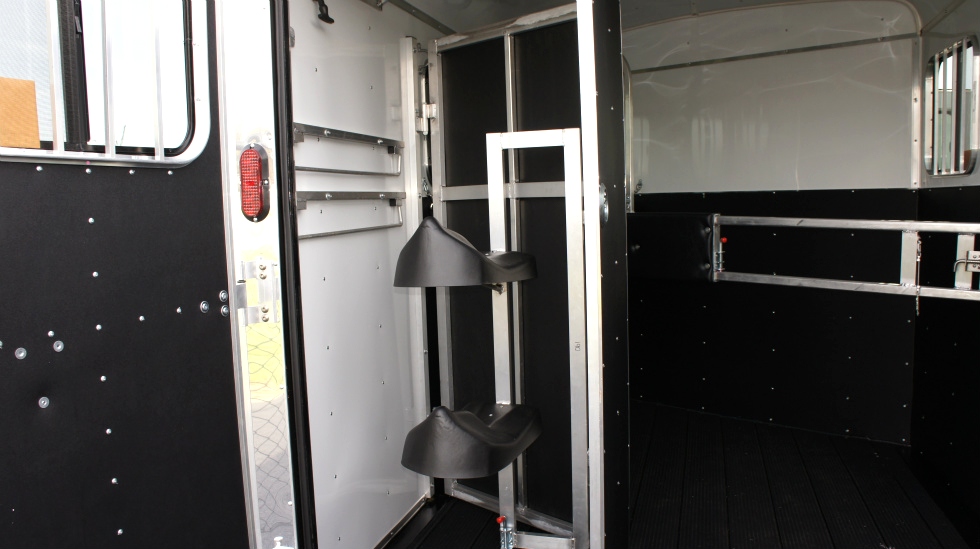 2015 Homesteader  Bumper Pull Horse Trailer hHomesteader Trailers 