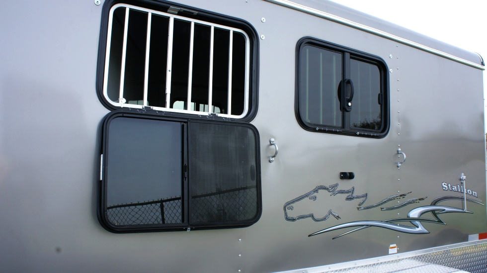 2015 Homesteader  Bumper Pull Horse Trailer hHomesteader Trailers 