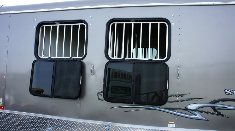 2015 Homesteader  Bumper Pull Horse Trailer hHomesteader Trailers 