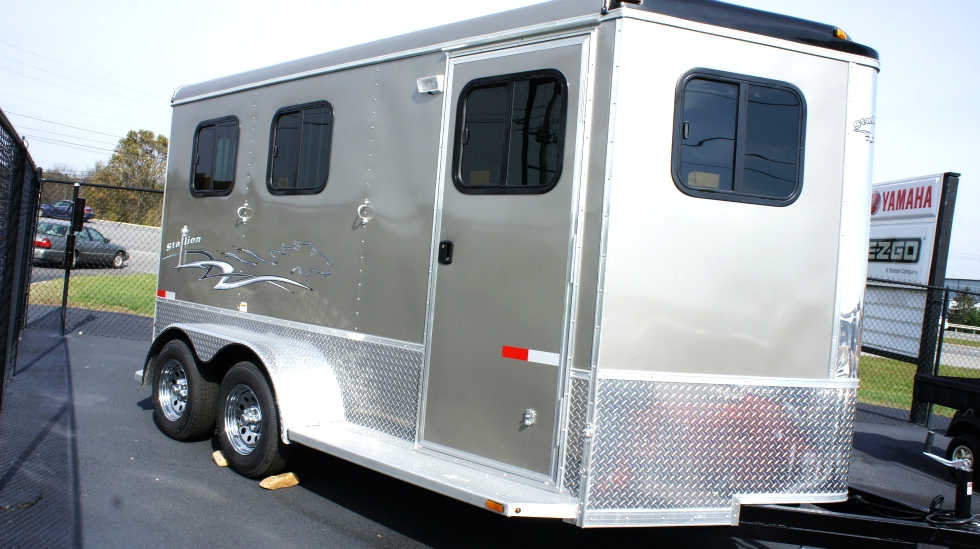 2015 Homesteader  Bumper Pull Horse Trailer Trailers For Sale 