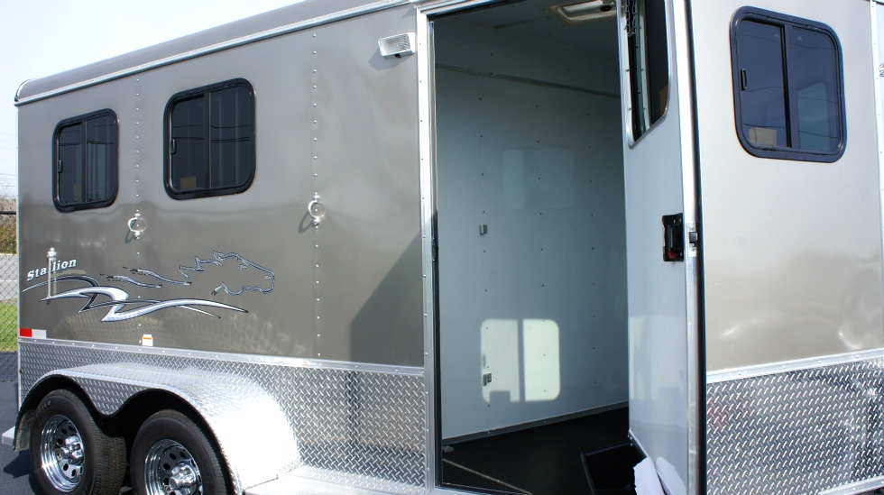 2015 Homesteader  Bumper Pull Horse Trailer hHomesteader Trailers 
